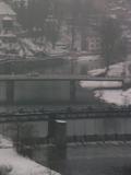 09 : 00