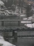 14 : 00