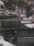 15 : 00
