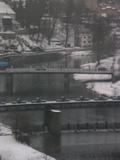 09 : 00