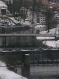 09 : 32