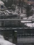 09 : 44