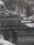 09 : 48