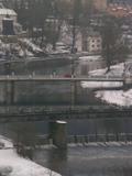 14 : 00