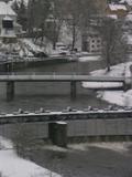 09 : 36