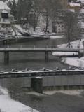 09 : 44