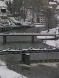 09 : 48