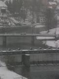 09 : 00