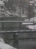 09 : 04