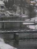 09 : 12