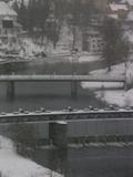 09 : 32