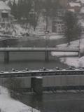 09 : 48