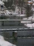 15 : 04