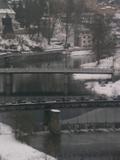 09 : 04