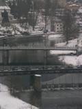 09 : 44