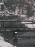 09 : 48