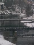 16 : 04