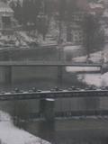 09 : 00