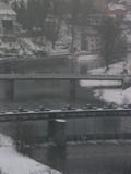 09 : 04