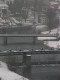 09 : 28