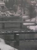 09 : 36