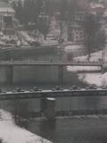 09 : 52