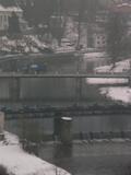 09 : 00
