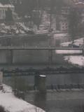 09 : 04
