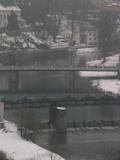 09 : 36