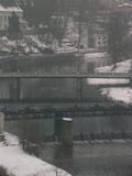 09 : 48
