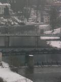 09 : 52