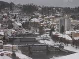 13 : 00