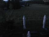 03 : 32