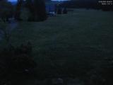 22 : 00
