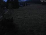 22 : 00