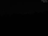 22 : 00