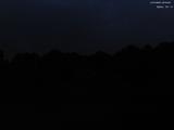 22 : 00