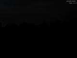 22 : 00