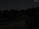 23 : 04