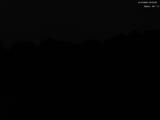 22 : 00