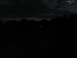22 : 00