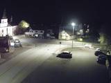 22 : 00