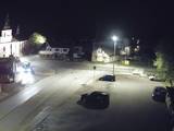 22 : 00