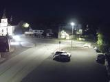 23 : 00