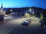 03 : 48