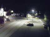 22 : 00