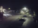 03 : 00