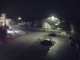 03 : 32