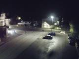 02 : 00