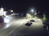 22 : 00